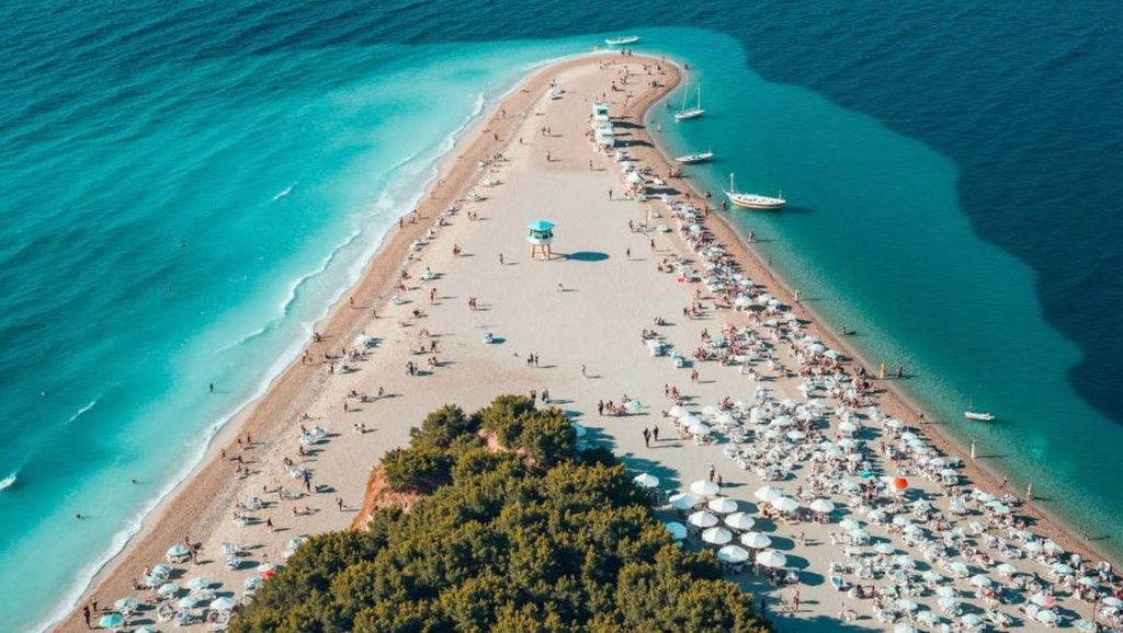 Vista de Spiaggia di Torre del Cerrano desde la orilla, Pineto