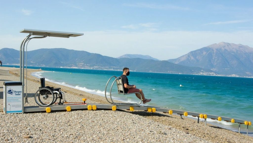 Detalle de arena y agua en Spiaggia libera, accessibile per disabili, Montesilvano