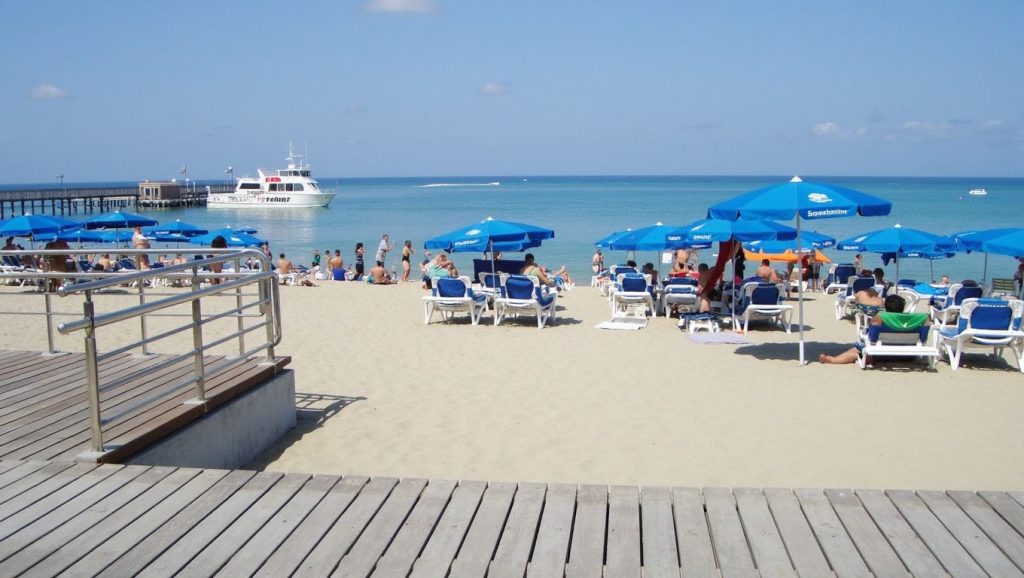 Costa de ? desde St. George Beach, Chipre