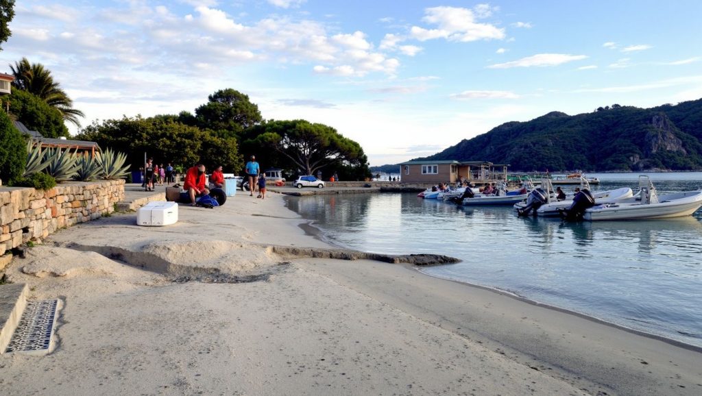 Amplio horizonte marino en Tavonata, Rondinara