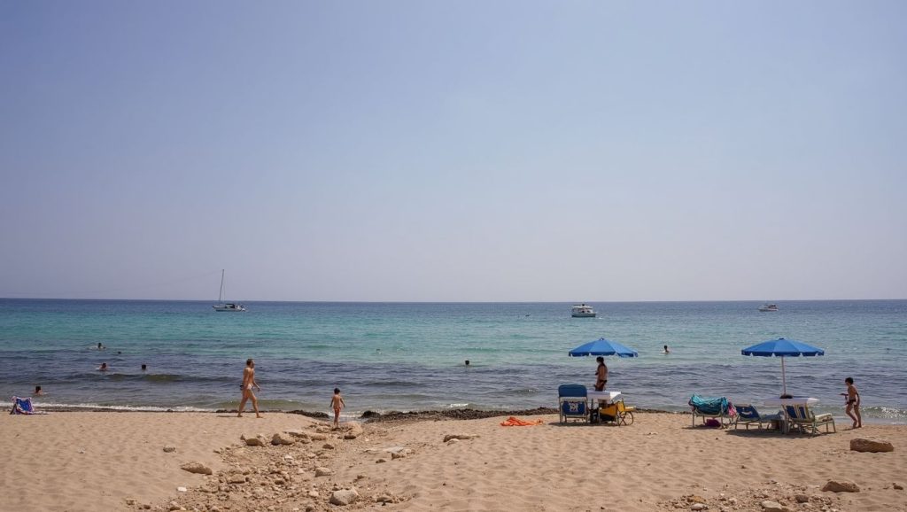 Vista del entorno de Spiaggia di Torricella Marina, Torricella, Puglia