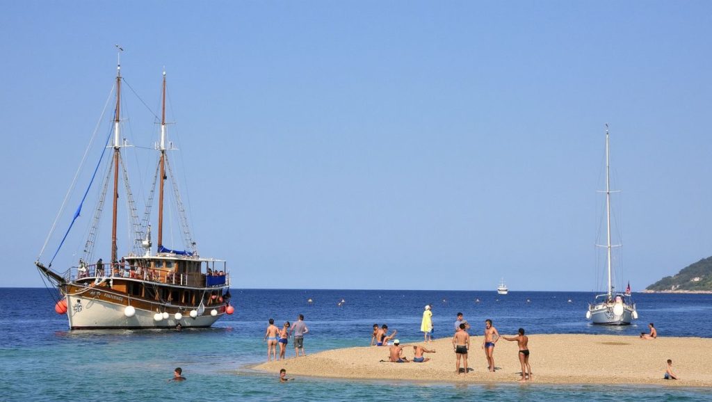 Beach Torkul (Beli, Cres) — foto 3