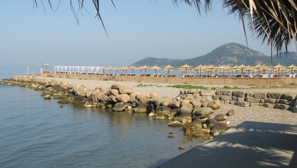 Playa Trsteno beach en Tivat, Montenegro
