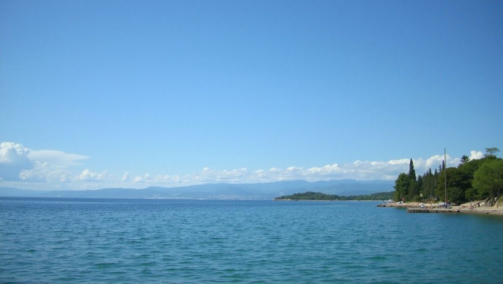 Uvala Lešić (Dobrinj, Krk) — foto 2