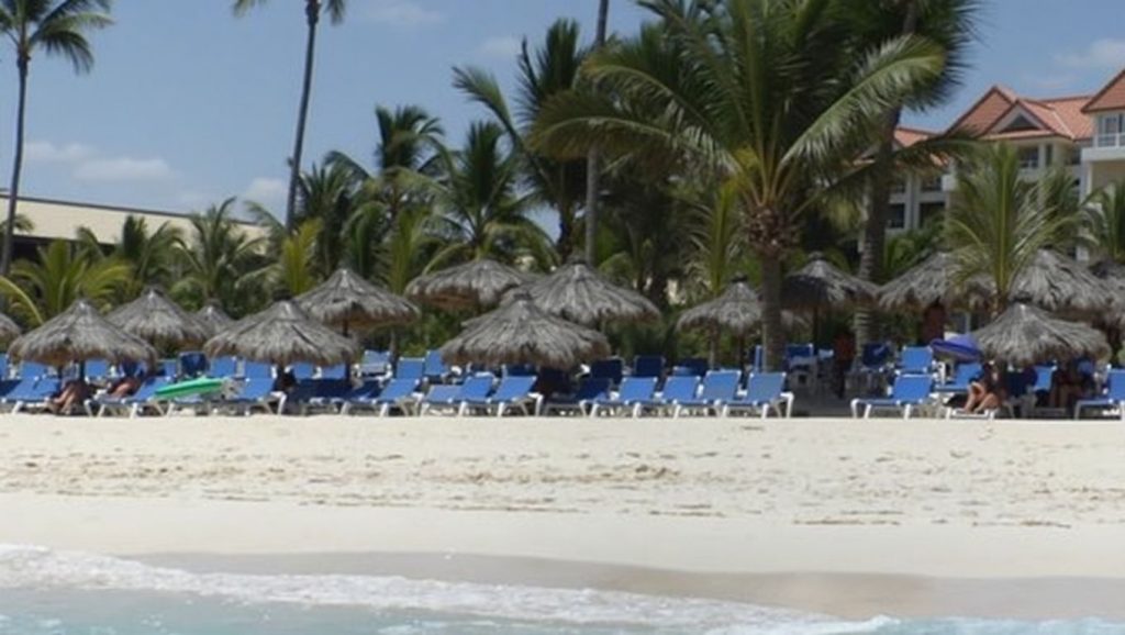 Panorámica de Uvero Alto con cielo despejado, Punta Cana