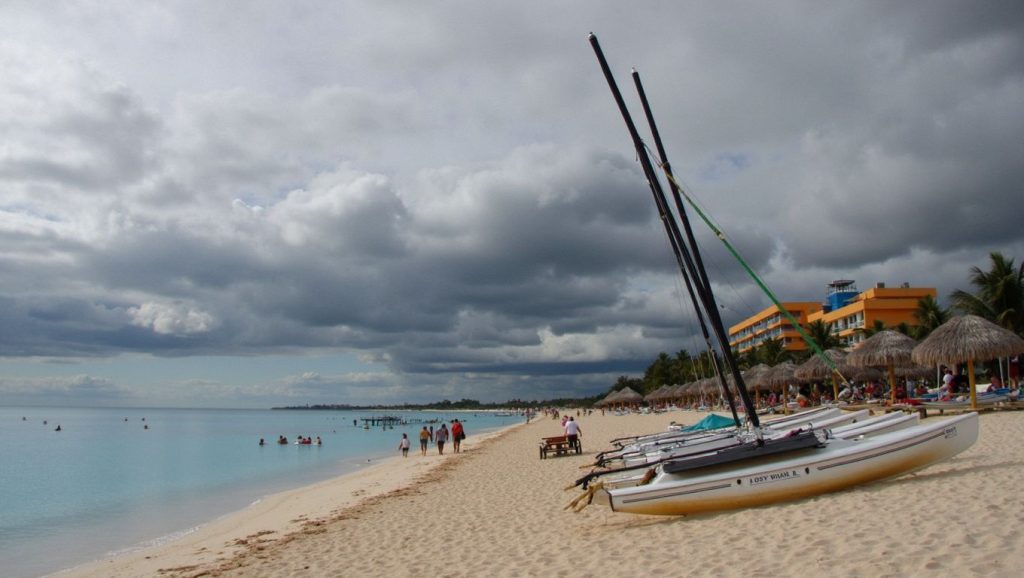 Detalle del agua en Varadero West Beach, La Habana, Cuba