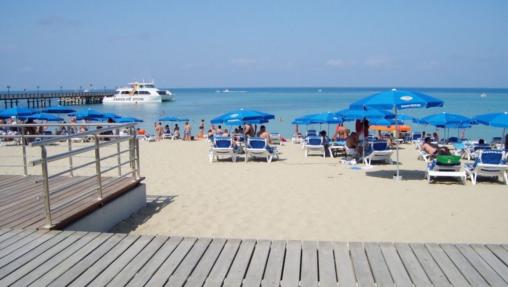 Vista del litoral en Vathia Gonia, ?