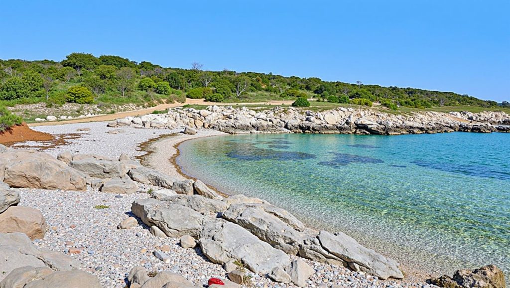 Vista del litoral en Vela Draga, Croacia