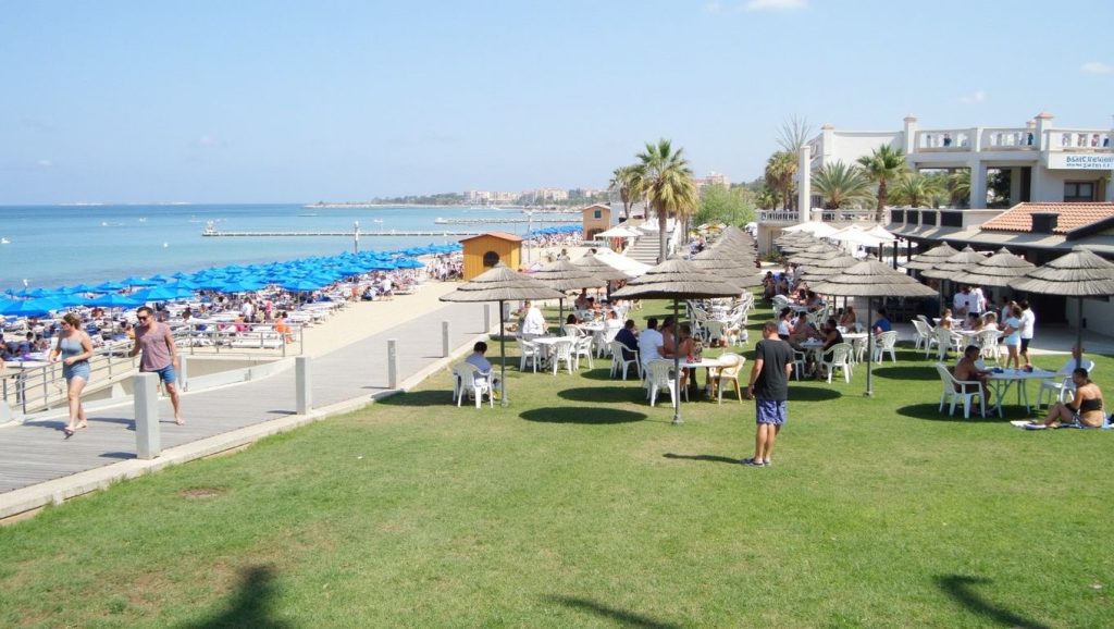Vista de Vizakia Beach desde la orilla, ?