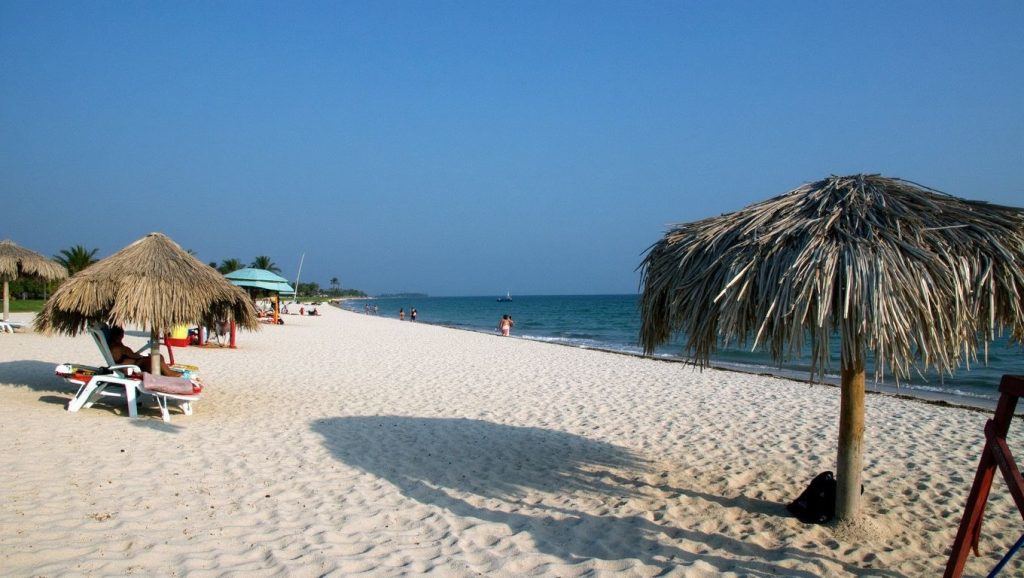 Panorámica completa de Yugoslavia, playa de La Habana
