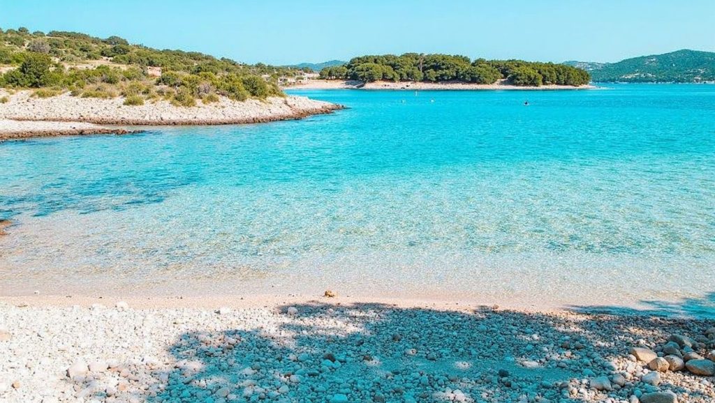 Agua y arena en Žalo Zogon, Grad Hvar