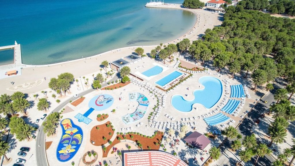 Panorámica completa de Zaton Holiday Resort Beach, playa de Croacia