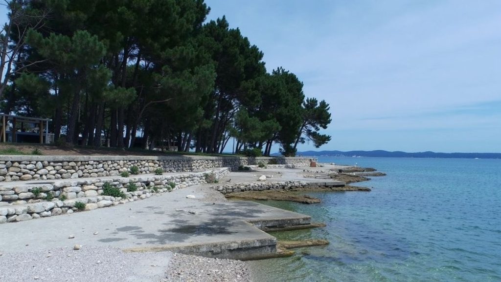 Playa Zelena punta desde la arena, Općina Kukljica, Croacia