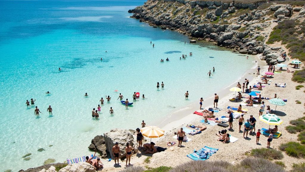 Playa Praia desde la arena, Favignana, Sicilia