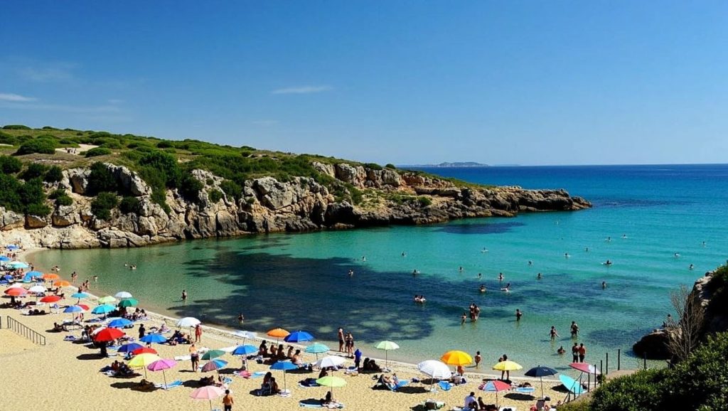 Panorámica de Praja naturista Rocca Palumma con cielo despejado, Tusa