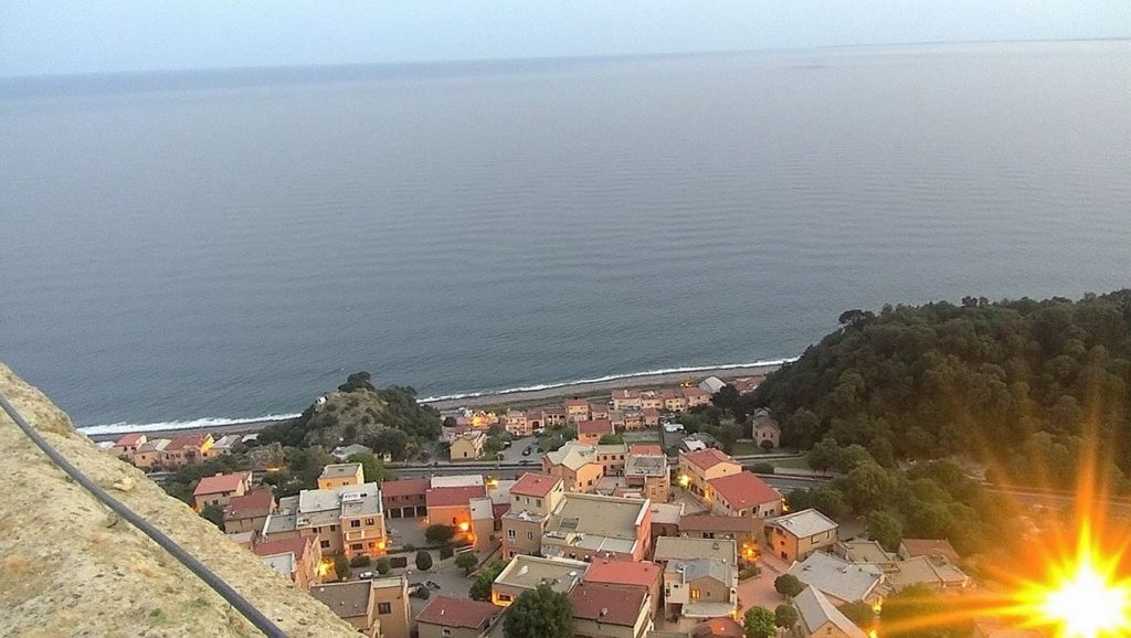 Vista del entorno de Punta Pellaro, Scaletta Zanclea, Sicilia