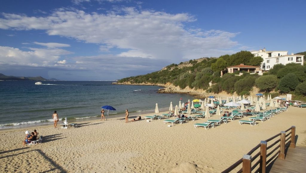 Spiagge di Baia Sant'Anna — foto 1 de 6