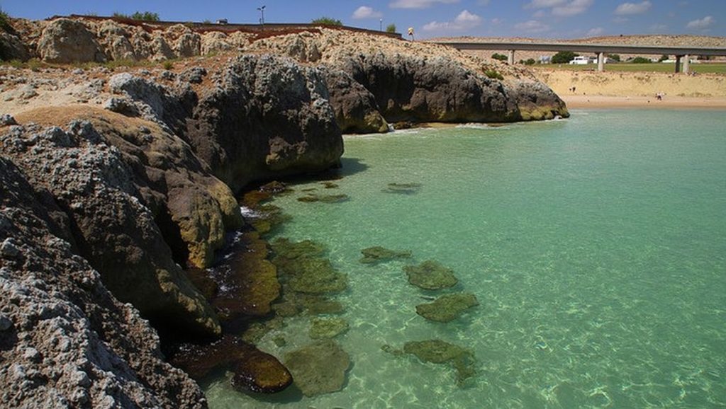 Arena y mar en Spiaggia Calafarina, Pachino, Sicilia