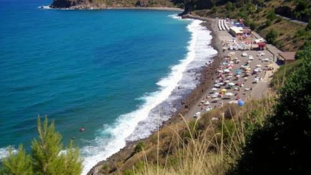 Vista general de Spiaggia Costa Turchina, Pollina