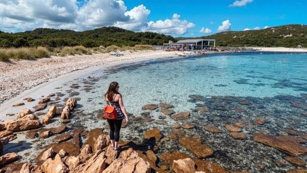 Spiaggia dei due mari (Cala Portese) — foto 4 de 6