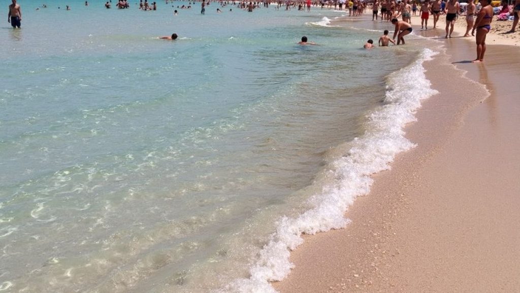 Vista del litoral en Spiaggia di Cala Bove, San Vito Lo Capo