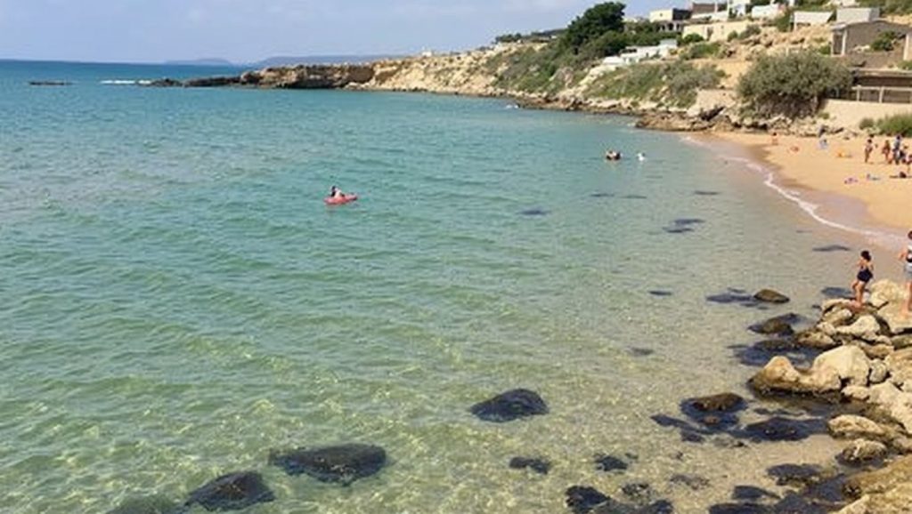 Spiaggia di Cava D'Aliga — foto 3 de 6