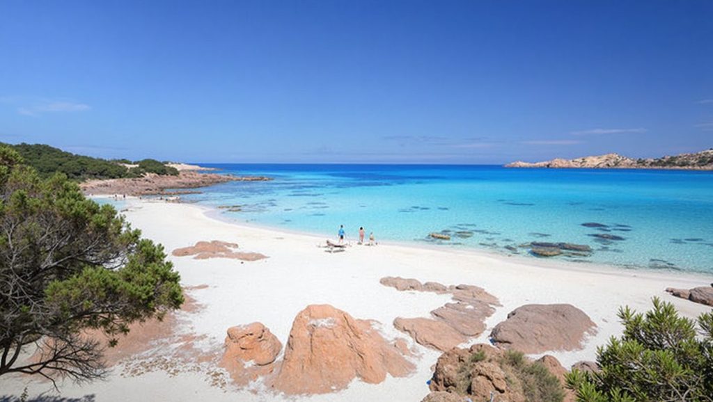 Spiaggia di Isola Rossa — foto 2 de 6