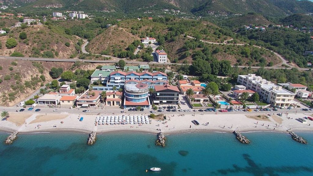 Agua y arena en Spiaggia di Marmora, Villafranca Tirrena