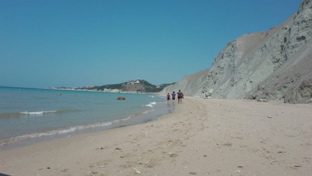 Detalle del agua en Spiaggia di Marmora, Villafranca Tirrena, Sicilia