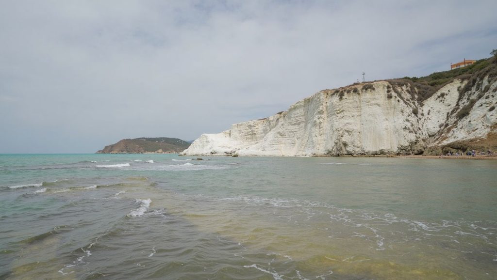 Detalle del agua en Spiaggia di Scala dei Turchi, Porto Empedocle, Sicilia