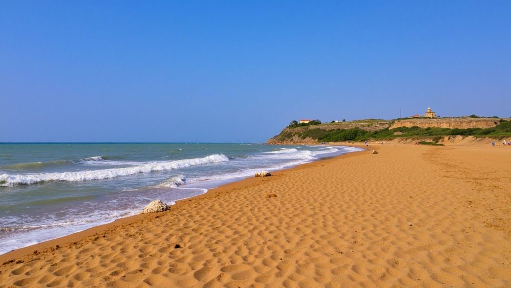 Primer plano de la orilla de Spiaggia Lido Porta del Sole, Castelvetrano