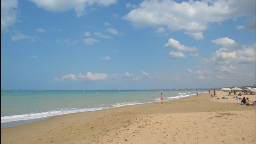 Vista del litoral en Spiaggia Marina de Acate, Acate