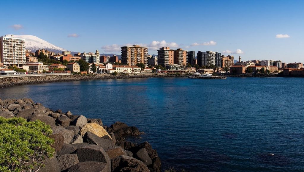 Spiaggia nera di San Giovanni Li Cuti — foto 4 de 6