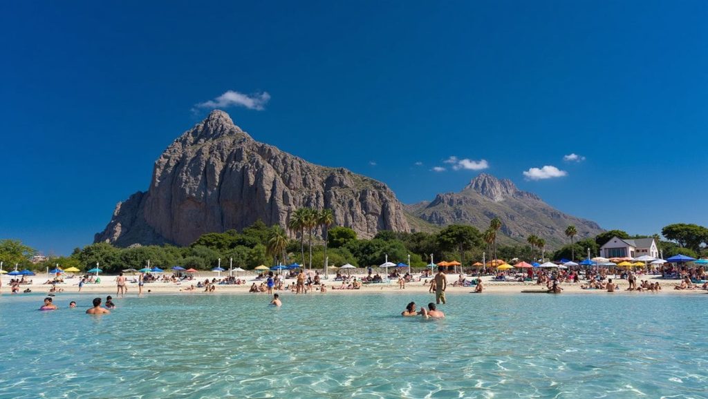 Orilla tranquila de Spiaggia Seno dell'Arena, playa de San Vito Lo Capo