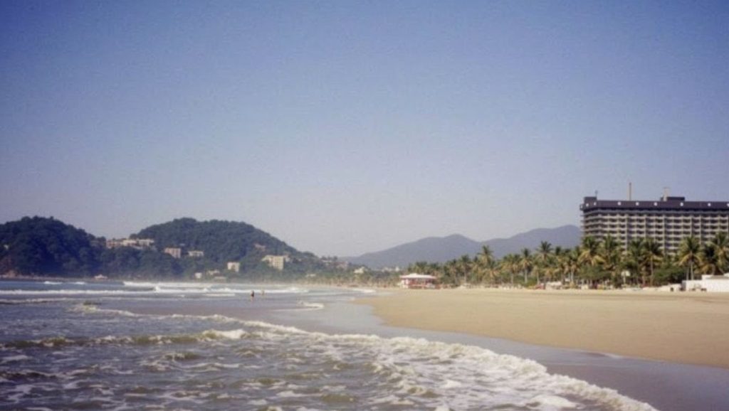 Playa El Revolcadero (Guerrero, México) — foto 6
