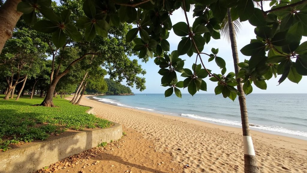Krathing Beach (Sur de Phuket, Phuket, Tailandia) — foto 3