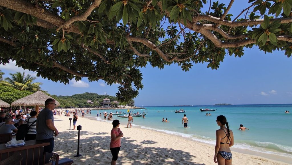 Laem Tong Beach (Norte de Phi Phi Don, Koh Phi Phi, Krabi, Tailandia) — foto 5