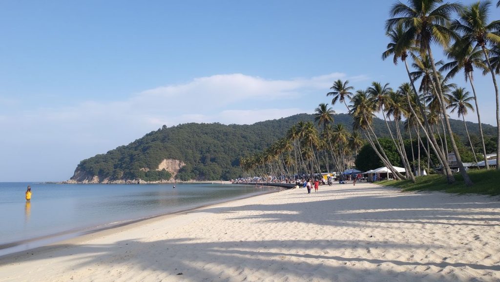 Loh Bagao Beach (Norte de Phi Phi Don, Koh Phi Phi, Krabi, Tailandia) — foto 3