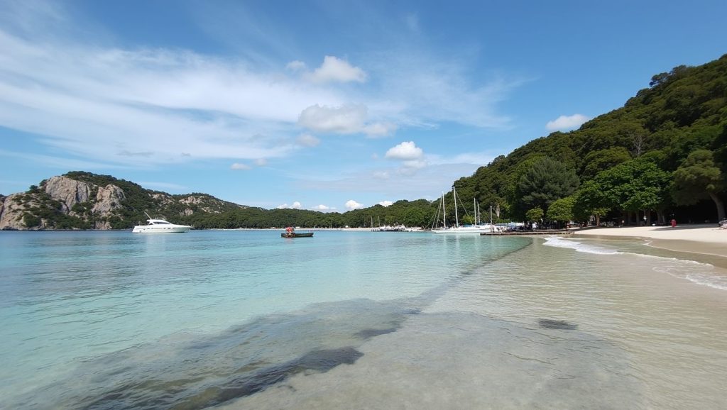 Monkey Beach (Tonsai-Loh Dalum, Koh Phi Phi, Krabi, Tailandia) — foto 4