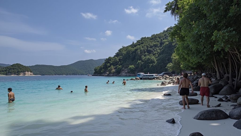 Monkey Beach (Tonsai-Loh Dalum, Koh Phi Phi, Krabi, Tailandia) — foto 6