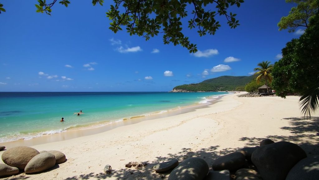 Nai Thon Noi Beach (Norte de Phuket, Phuket, Tailandia) — foto 5