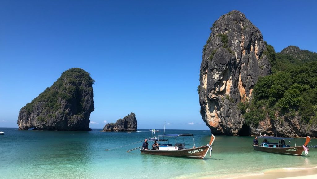 Nui Beach (Norte de Phi Phi Don, Koh Phi Phi, Krabi, Tailandia) — foto 3