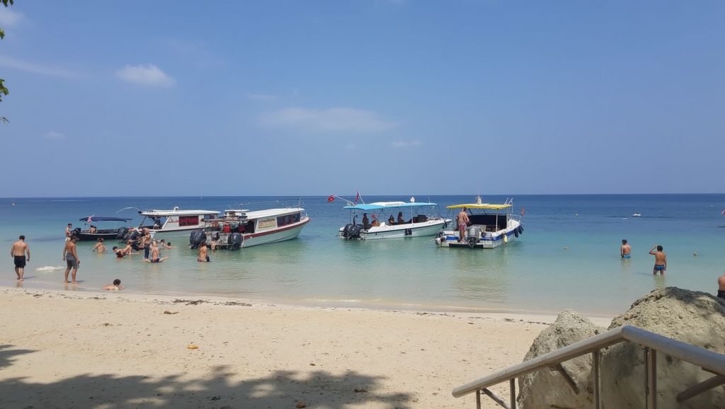 Phak Nam Beach (Norte de Phi Phi Don, Koh Phi Phi, Krabi, Tailandia) — foto 5