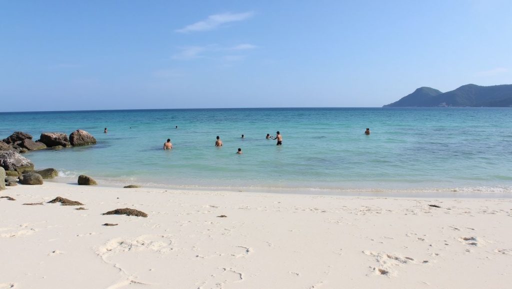 Viking Beach (Este de Phi Phi Don, Koh Phi Phi, Krabi, Tailandia) — foto 1