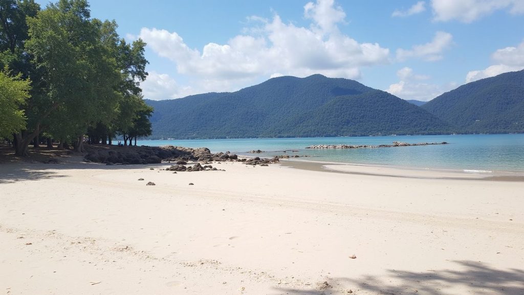 Viking Beach (Este de Phi Phi Don, Koh Phi Phi, Krabi, Tailandia) — foto 5